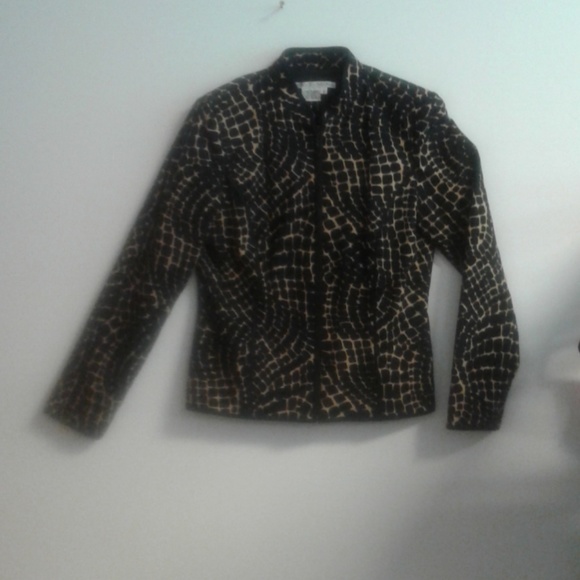 Maggy London Jackets & Blazers - Maggy London blazer